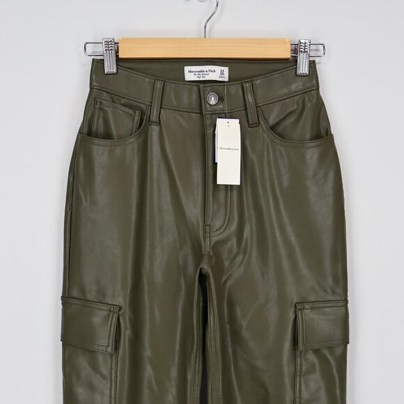 Abercrombie Vegan Leather Curve Love High Rise 90s Relaxed Cargo Pant 24S NWT - Picture 2 of 6